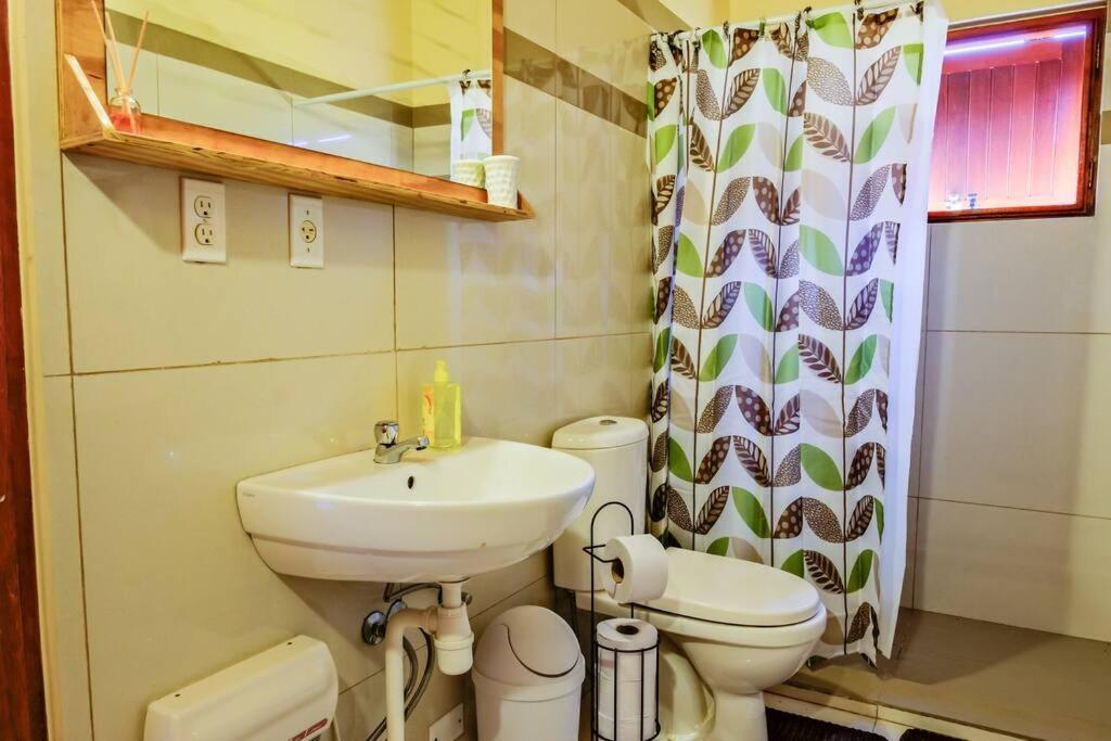 Iona'S Home: Vibrant 2Bedroom Home Near Willemstad Exterior photo